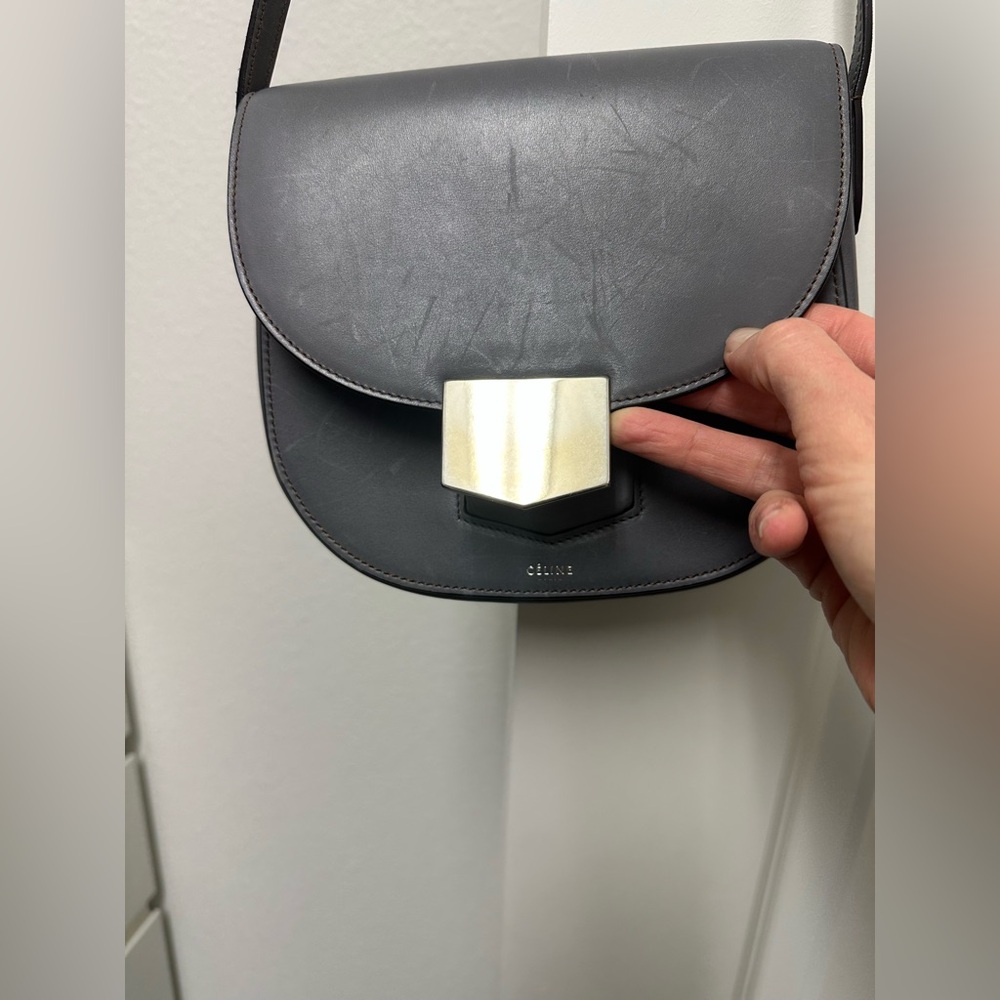 CELINE SMALL LEATHER TROTTEUR - Picture 4 of 13